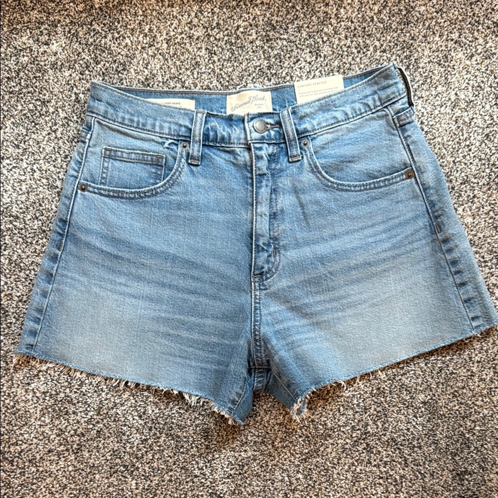 NWT Universal Thread Light Blue Jean Shorts women’s size 6